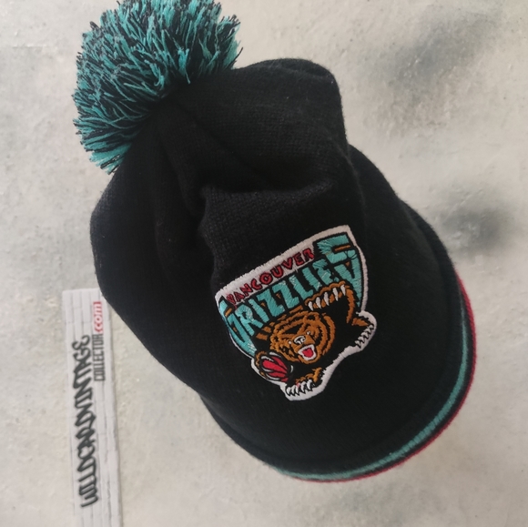 Vancouver Grizzlies Mitchell & Ness Beanie - Picture 2 of 3